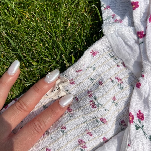 PACSUN PINK FLORAL RUNCHED WHITE TOP (XS/S) - Picture 3 of 3